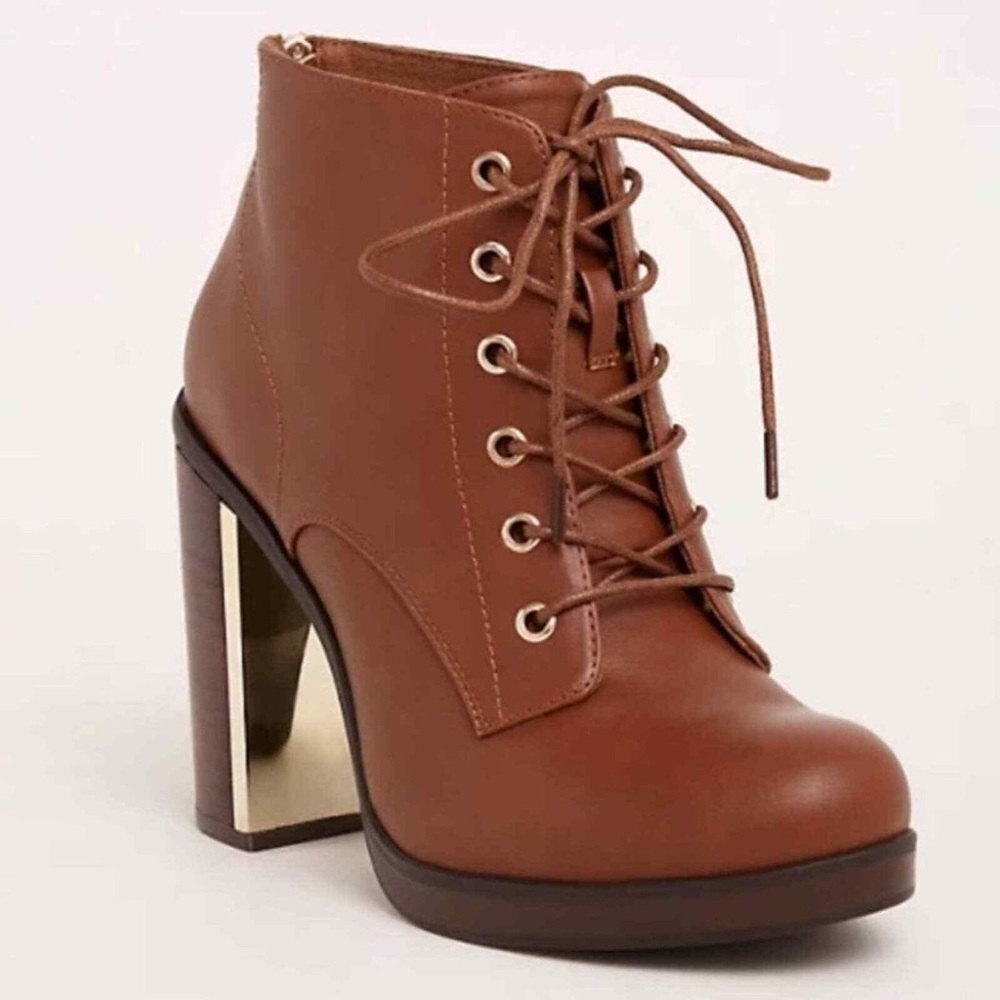 Torrid Women's Tan and Gold Lace up Ankle Boots NWT size 9.5